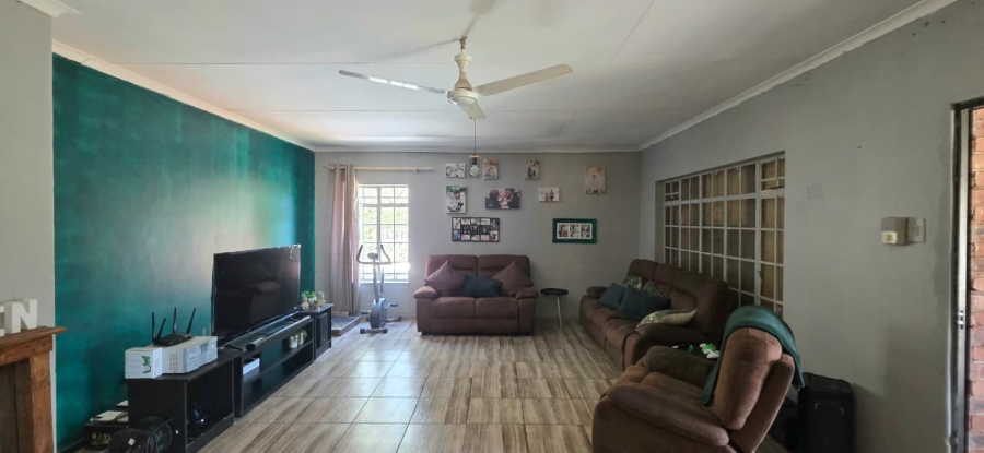 3 Bedroom Property for Sale in Naudeville Free State